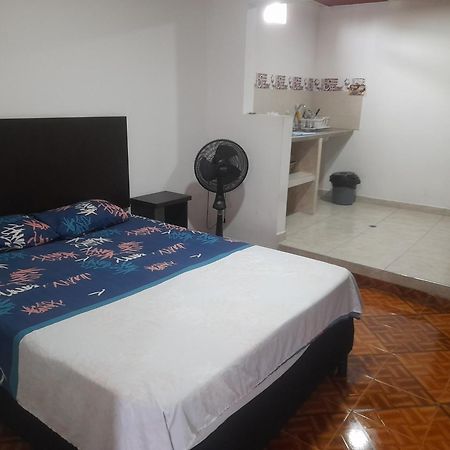 Apartaestudios El Jardin 2 Cali Bagian luar foto