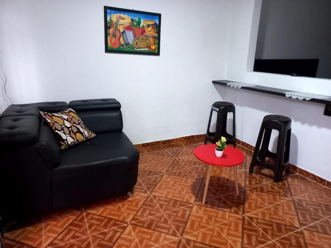 Apartaestudios El Jardin 2 Cali Bagian luar foto