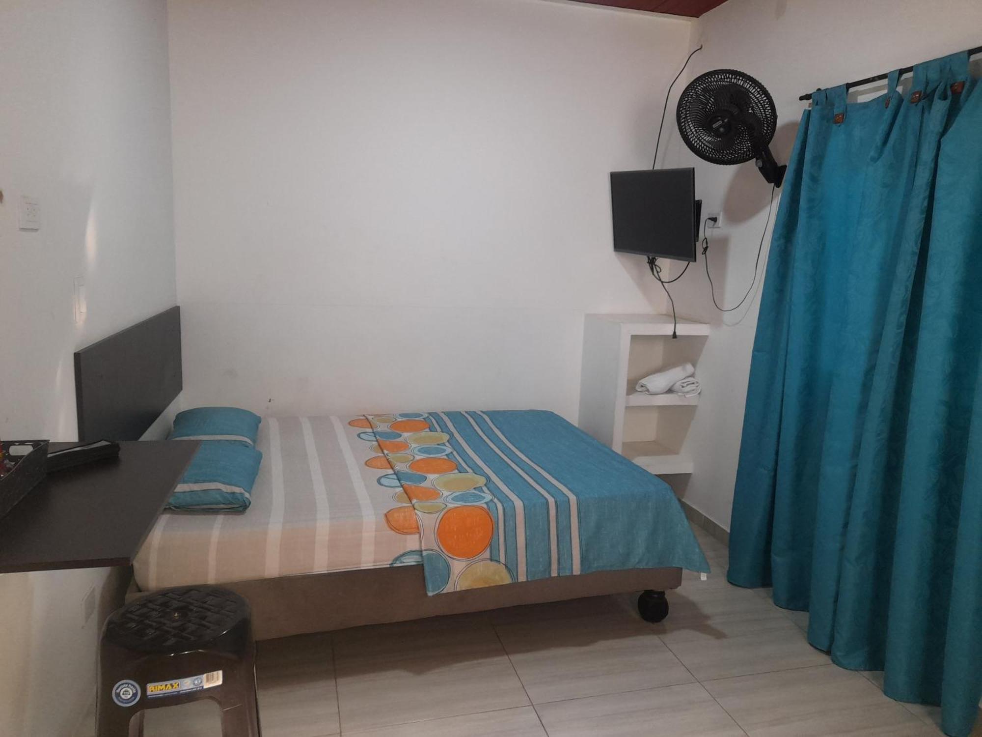 Apartaestudios El Jardin 2 Cali Bagian luar foto